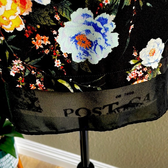 Rose and Olive floral tank top size small - Picture 2 of 4